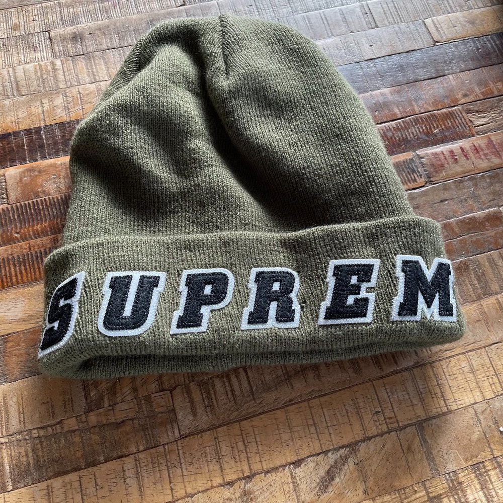 supreme felt logo beanie - olive (ss19)
